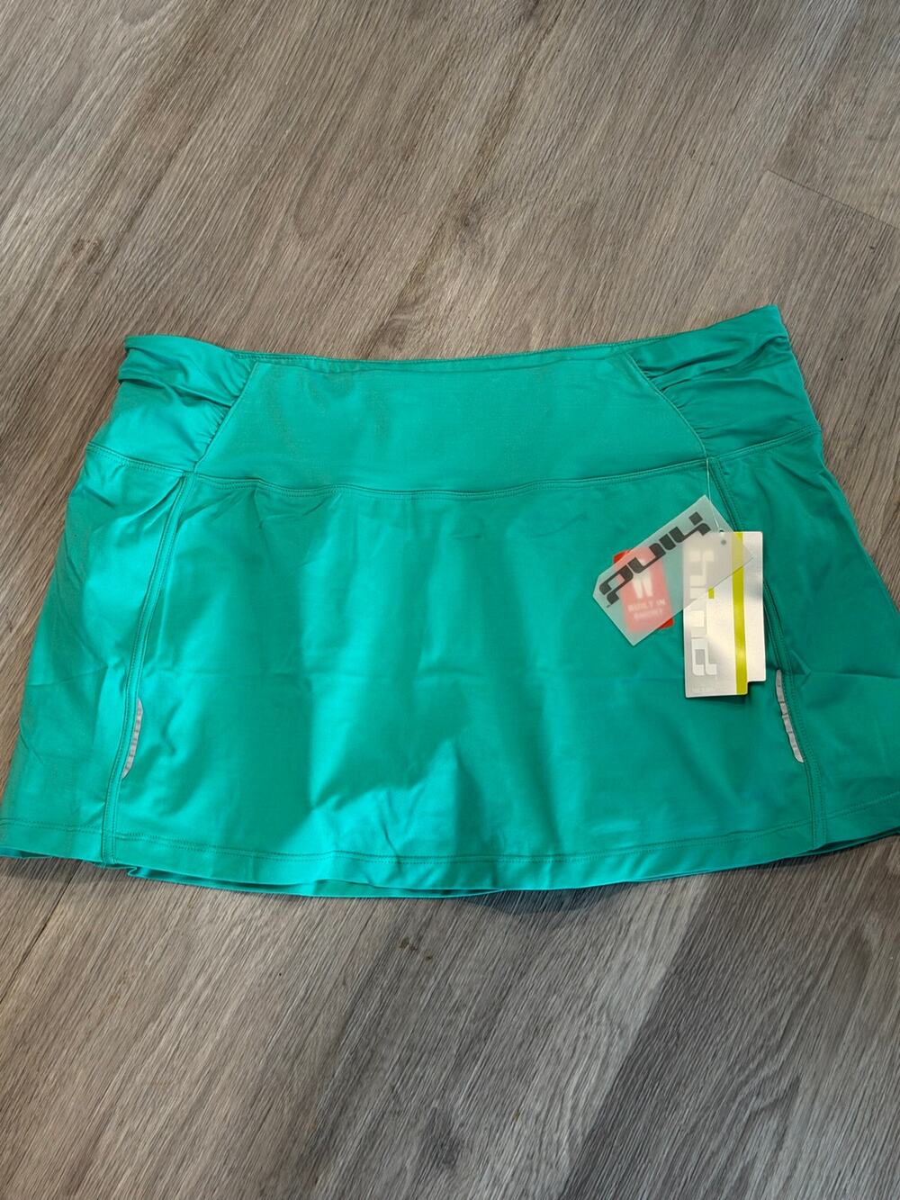 New Hind size medium green athletic skirt golf